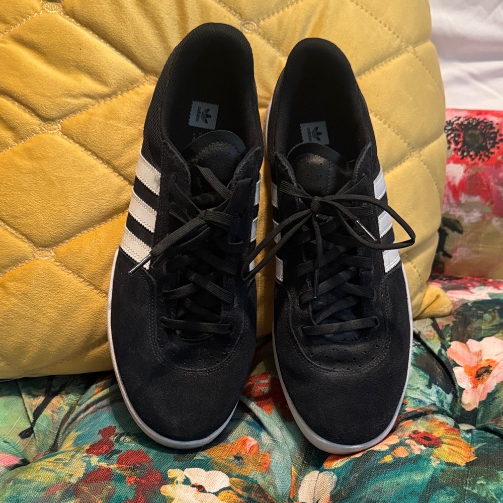 Adidas Men's Black and White Sneakers
